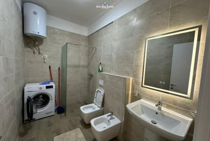 Tirane, jepet me qera apartament 2+1 Kati 2, 110 m² 850 € (Rruga Hamdi Sina)