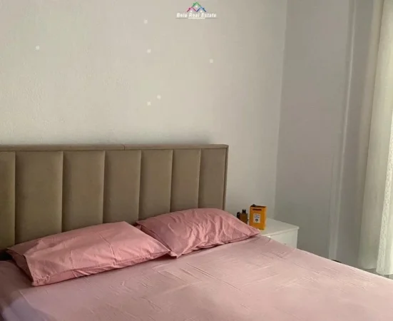 Tirane, jepet me qera apartament 1+1 , 67 m² 520 € (Rruga e Dibres)
