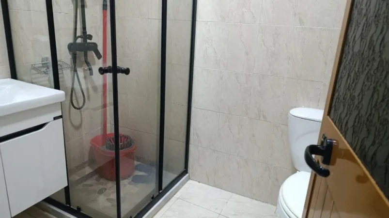 Tirane, jap me qera apartament 2+1+Ballkon Kati 4, 90 m² 630 € (Don Bosko, afer Shkolles Qazim Turdiu)