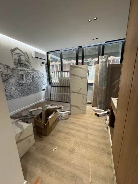 Tirane, jepet me qera hotel Kati 2, 200 m² 3.500 € (Rruga Pjeter Bogdani)