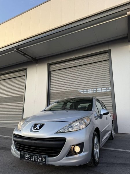 Durres, shes makine Peugeot 207 1.4 nafte Nafte, gri metalizato manuale Klima 136 km 4.700 €