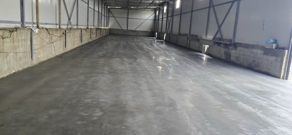 Tirane, jepet me qera magazine Kati 0, 440 m² 2.000 € (Peze)