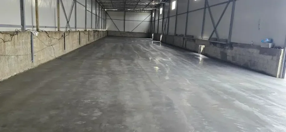 Tirane, jepet me qera magazine Kati 0, 440 m² 2.000 € (Peze)