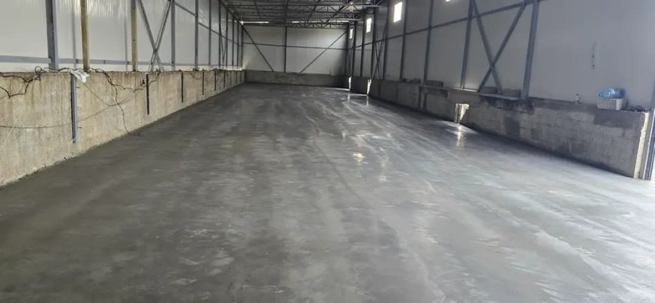 Tirane, jepet me qera magazine Kati 0, 440 m² 2.000 € (Peze)