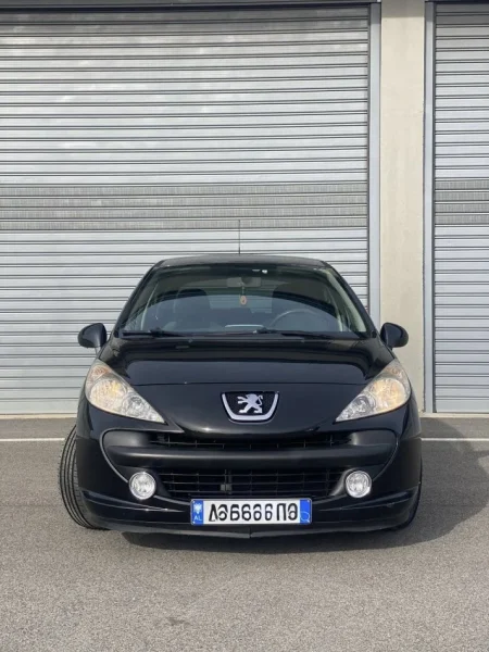 Durres, shitet makine Peugeot 207 Nafte, e zeze manuale Kondicioner 101.000 km 4.800 €