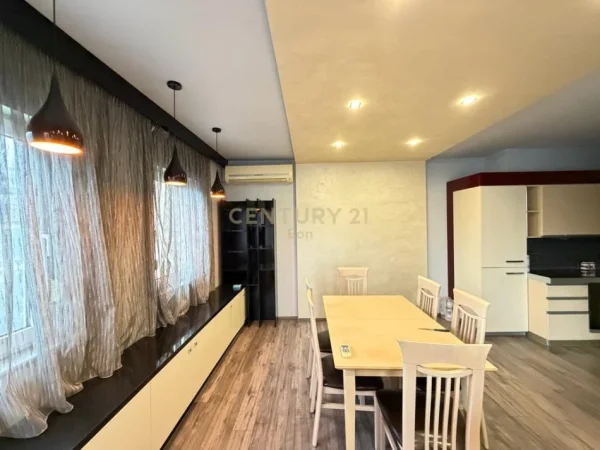 Tirane, jepet me qera apartament 2+1+Ballkon Kati 6, 120 m² 1.100 € (stadiumi air albania)