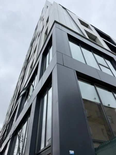 Tirane, jepet me qera zyre , 100 m² 1.000 € (Qender)