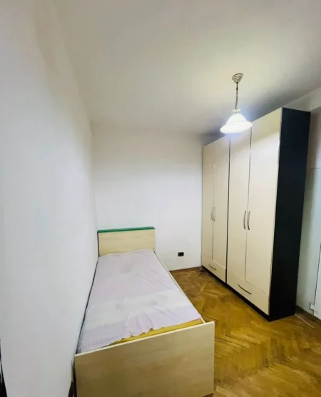 Tirane, jepet me qera apartament 3+1 Kati 2, 125 m² 650 € (Don Bosko)