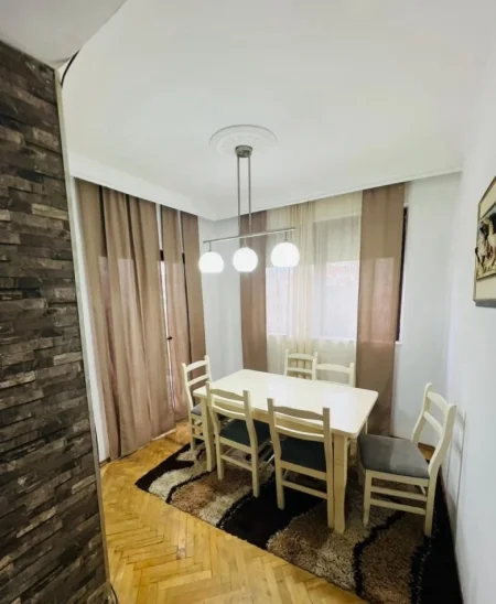 Tirane, jepet me qera apartament 3+1 Kati 2, 125 m² 650 € (Don Bosko)