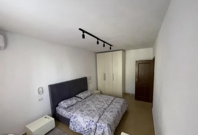 Tirane, jepet me qera 2+1 Kati 4, 85 m² 750 € (Sheshi Skenderbej)