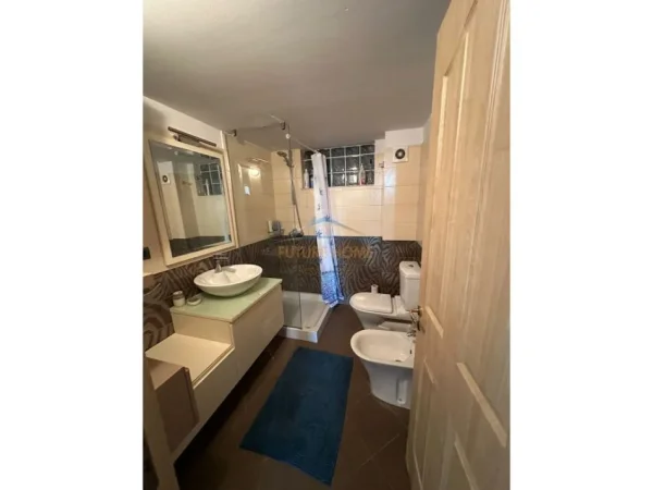 Tirane, shes apartament 2+1+Ballkon Kati 4, 121 m² 260.000 € 