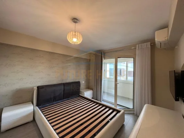 Tirane, shes apartament 2+1+Ballkon Kati 5, 76 m² 140.000 € (RRUGA E PORTIT)
