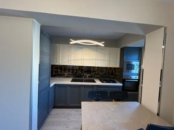 Tirane, shes apartament 2+1+Ballkon Kati 5, 76 m² 140.000 € (RRUGA E PORTIT)