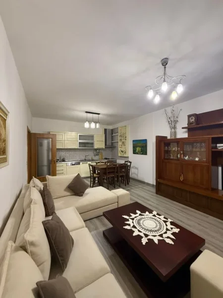 Tirane, jepet me qera apartament 2+1 Kati 1, 100 m² 650 € (Don Bosko)