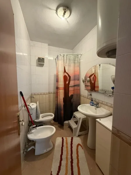 Tirane, jepet me qera apartament 2+1 Kati 3, 100 m² 550 € (Kodra e Diellit)