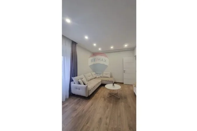 Tirane, jepet me qera apartament 2+1+Ballkon , 77 m² 750 € (Zogu I Zi)