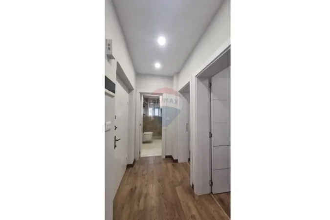 Tirane, jepet me qera apartament 2+1+Ballkon , 77 m² 750 € (Zogu I Zi)