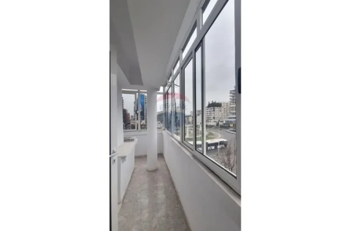 Tirane, jepet me qera apartament 2+1+Ballkon , 77 m² 750 € (Zogu I Zi)