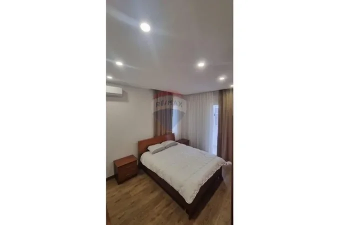 Tirane, jepet me qera apartament 2+1+Ballkon , 77 m² 750 € (Zogu I Zi)