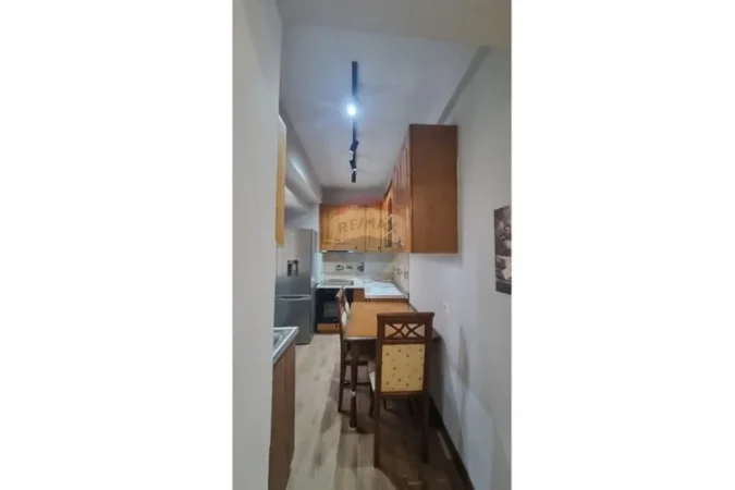 Tirane, jepet me qera apartament 2+1+Ballkon , 77 m² 750 € (Zogu I Zi)