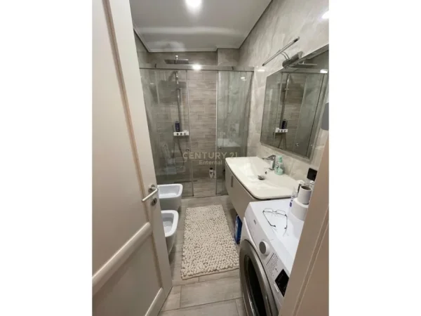 Tirane, jepet me qera apartament 2+1+Ballkon Kati 6, 120 m² 1.200 € (delijorgji)