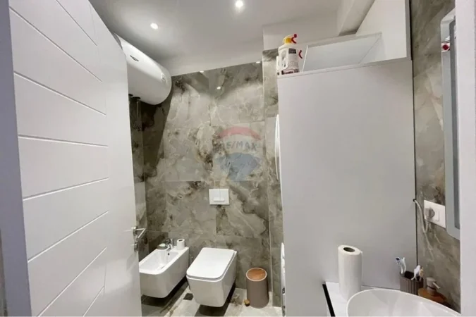 Tirane, jepet me qera apartament , 55 m² 500 € (Residenca Kinoblock - Rruga Kokonozeve, Tiranë)