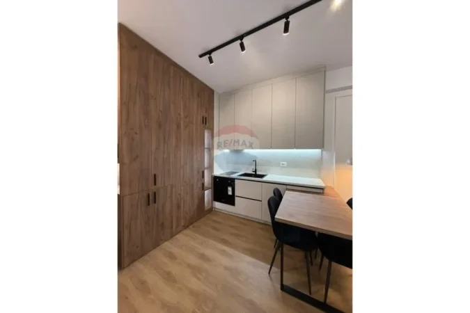 Tirane, jepet me qera apartament , 70 m² (Kompleksi Mangalem)