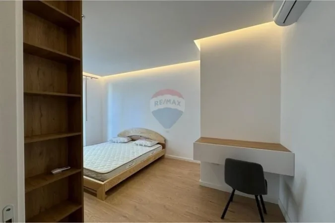 Jepet me qera 1+1 , 63 m² 700 € (Fiori Di Bosco)