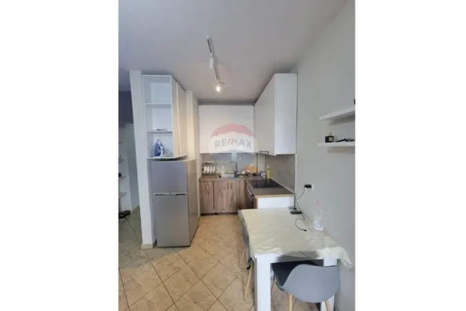 Tirane, jepet me qera garsonier , 41 m² 350 € 