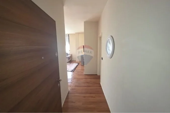 Tirane, jepet me qera , 63 m² 470 € (Laprakë)