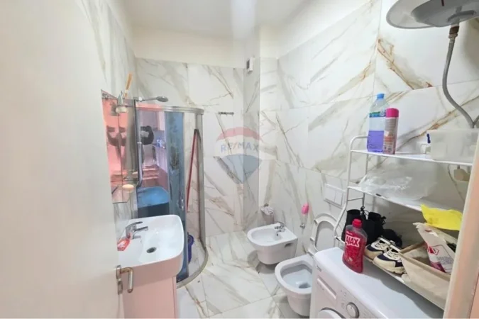 Tirane, jepet me qera , 63 m² 470 € (Laprakë)