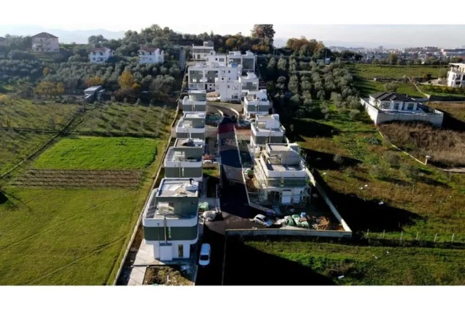 Tirane, shitet vetem 1 dhome , 444 m² 581.500 € (Farke)