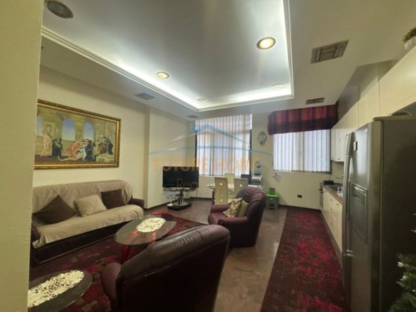 Tirane, jepet me qera apartament Kati 7, 125 m² 700 €