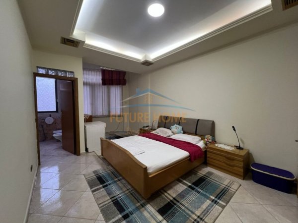 Tirane, jepet me qera apartament Kati 7, 125 m² 700 €