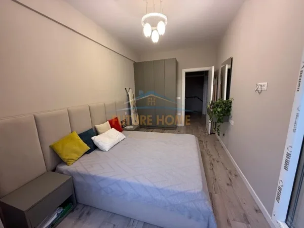 Tirane, shitet apartament Kati 0, 190 m² 335.000 €