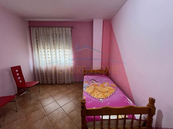 Tirane, jepet me qera apartament Kati 10, 111 m² 700 € 