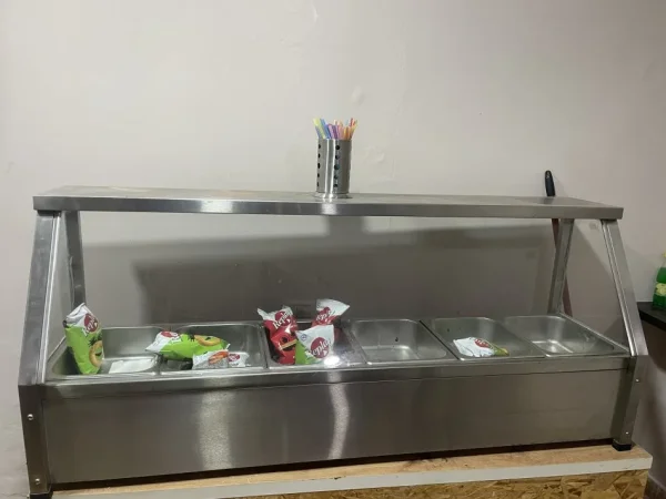 Tirane, shes Banak per fast Food