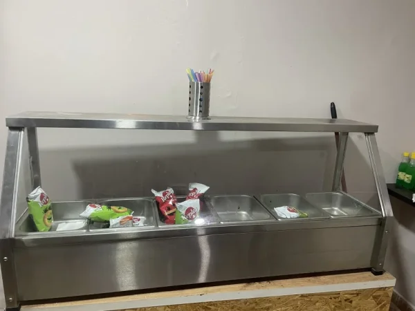 Tirane, shes Banak per fast Food