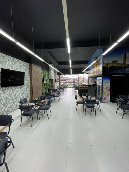 Tirane, jepet me qera dyqan Kati 0, 141 m² 1.100 € (Rruga Dervish Luzha)