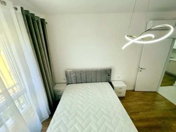 Tirane, jepet me qera apartament 1+1+Ballkon Kati 4, 70 m² 750 € (Rruga Anton Lufi)