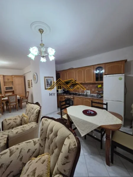 Durres, jepet me qera apartament 3+1+Ballkon , 150 m² 700 € (VOLLGA)