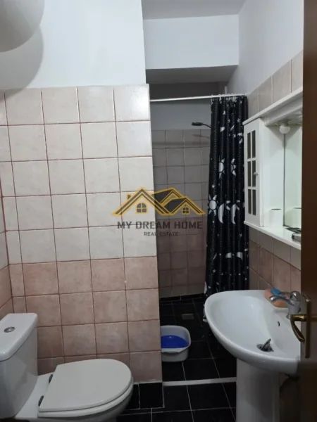Durres, jepet me qera apartament 3+1+Ballkon , 150 m² 700 € (VOLLGA)