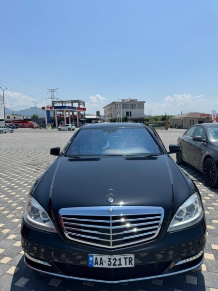 Tirane, shitet makine s class Nafte, e zeze automatik Kondicioner 7.500 €