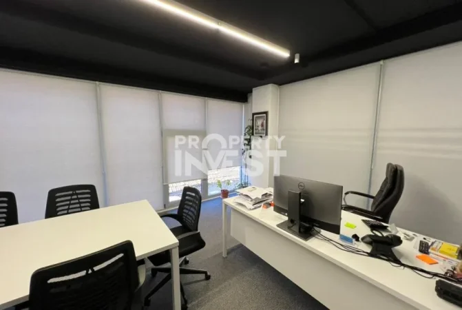 Tirane, jepet me qera zyre Kati 3, 72 m² 1.100 € (Pazari i Ri)