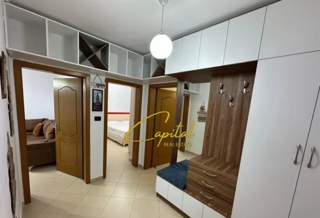 Tirane, jepet me qera apartament 2+1 Kati 2, 70 m² 500 € (XHAMLLIKU)