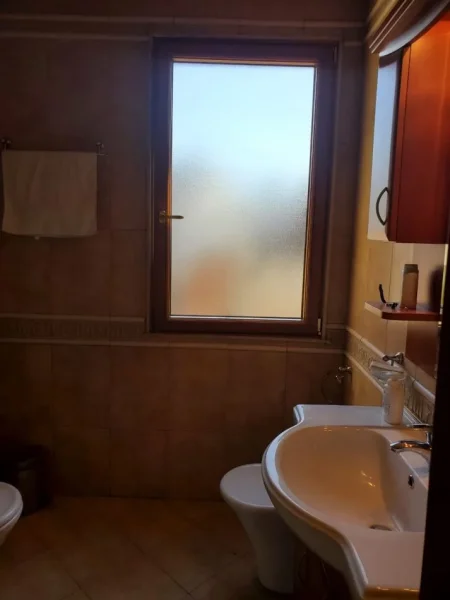 Tirane, jepet me qera apartament 2+1 Kati 7, 109 m² 1.200 € (21 Dhjetori)