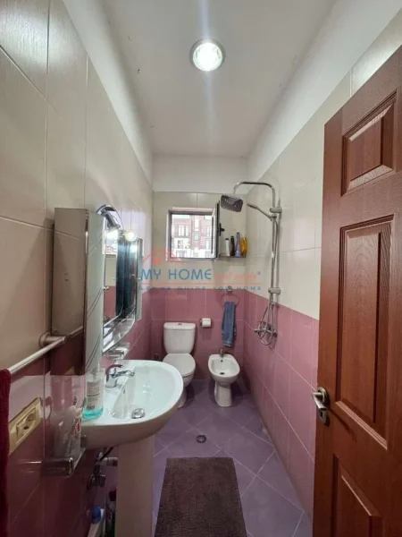 Tirane, shitet apartament 3+1+Ballkon Kati 6, 124 m² 191.000 € (Rruga Todi Shkurti)