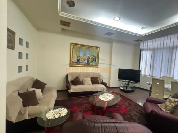 Tirane, jepet me qera apartament 2+1 Kati 7, 125 m² 700 € (Zogu i Zi)