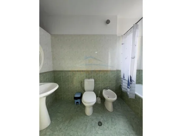 Tirane, jepet me qera apartament 2+1 Kati 4, 113 m² 600 € (Rruga Panorama prane Bulevardit te Ri)