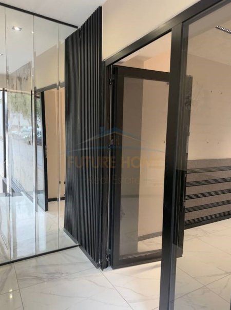 Tirane, jepet me qera ambjent biznesi Kati 0, 85 m² 1.150 € (Rruga e Kosovarve)
